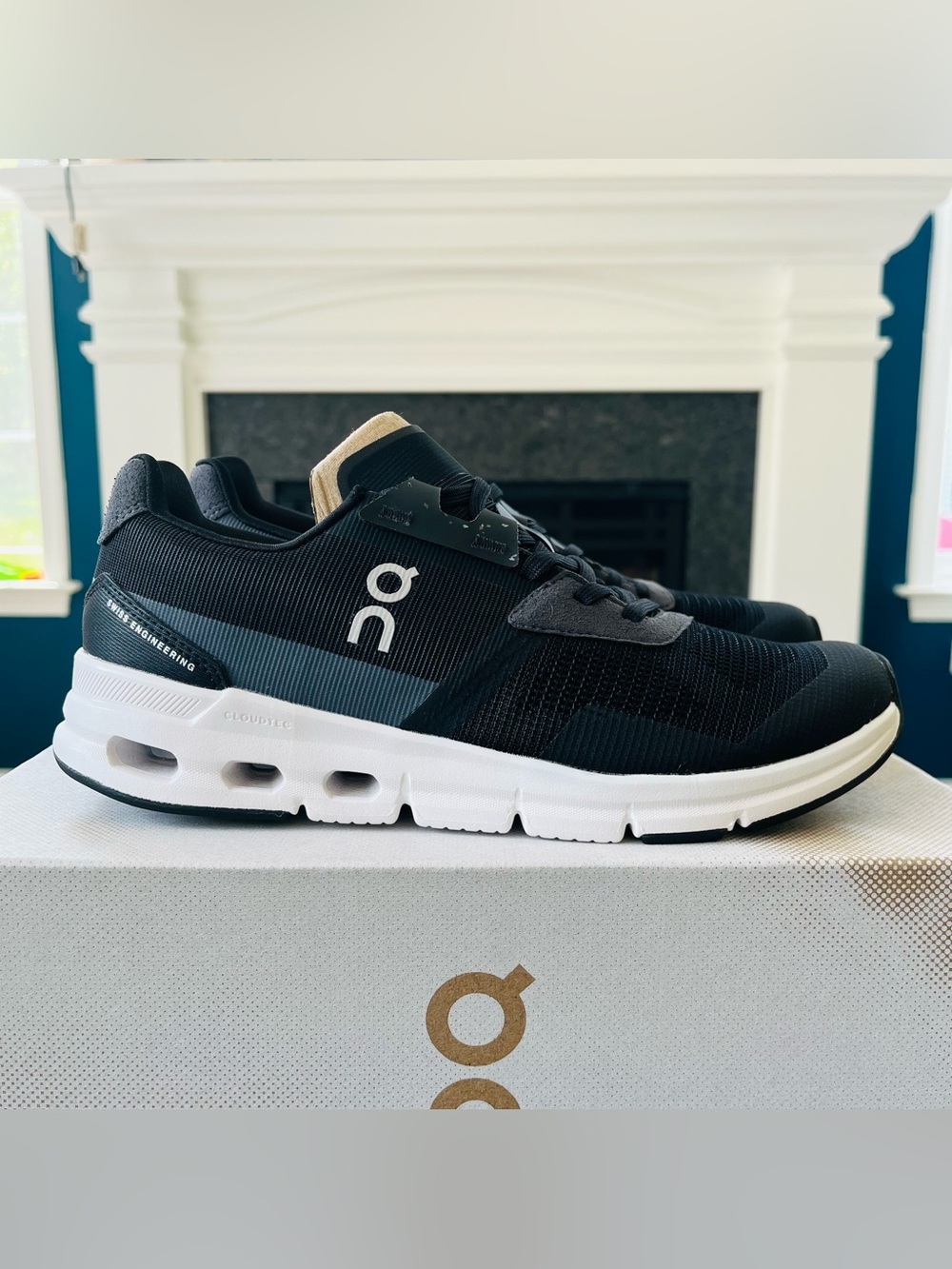 Sz 6.5 On Cloudrift Women's Sneakers Athleisure Black/White 87.98301